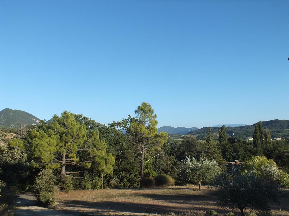 Une Ronce Sous Le Figuier Rousset-les-Vignes Exterior photo